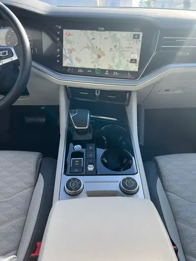 VW Touareg 3.0 TDI R Line — SUV premium diesel, 31 400 km seulement — Miniature 15
