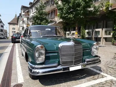 Mercedes 220 SEb Heckflosse 1964 — Berline classique d'exception, état remarquable — fianco