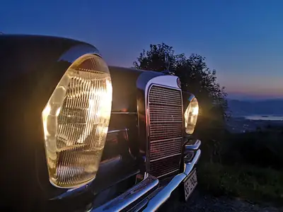 Mercedes 220 SEb Heckflosse 1964 — Berline classique d'exception, état remarquable — Miniatura 13