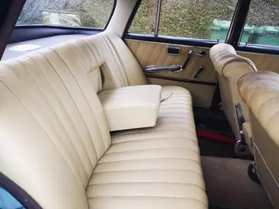 Mercedes 220 SEb Heckflosse 1964 — Berline classique d'exception, état remarquable — Miniatura 16