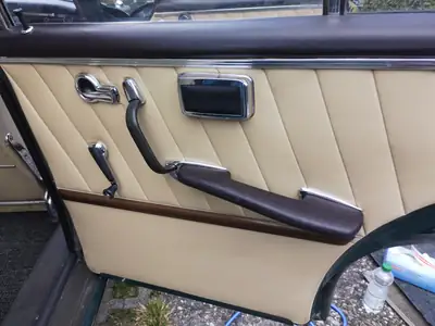 Mercedes 220 SEb Heckflosse 1964 — Berline classique d'exception, état remarquable — Miniatura 19