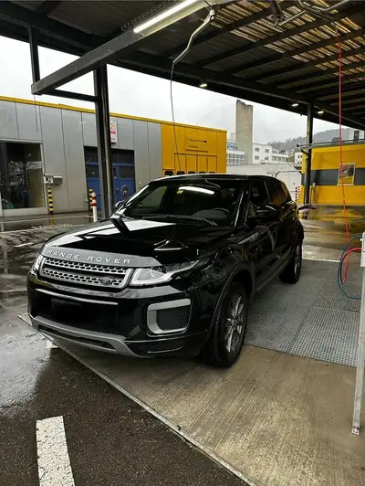 Range Rover Evoque 2.0 TD4 Pure — Diesel dynamique, tout-terrain polyvalent, faible kilométrage — detail