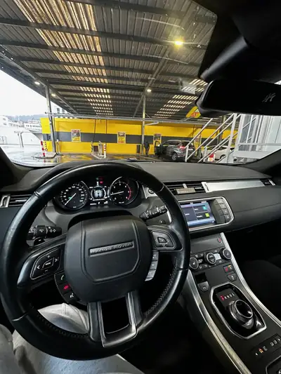 Range Rover Evoque 2.0 TD4 Pure — Diesel dynamique, tout-terrain polyvalent, faible kilométrage — Thumbnail 12