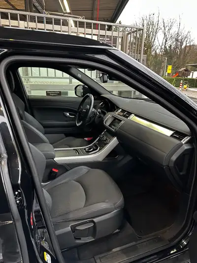 Range Rover Evoque 2.0 TD4 Pure — Diesel dynamique, tout-terrain polyvalent, faible kilométrage — Thumbnail 10