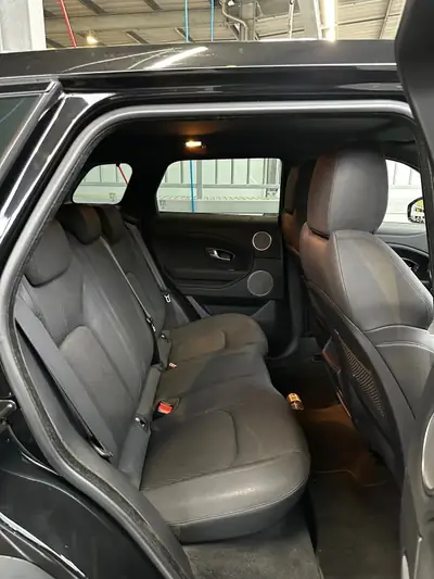 Range Rover Evoque 2.0 TD4 Pure — Diesel dynamique, tout-terrain polyvalent, faible kilométrage — Thumbnail 14