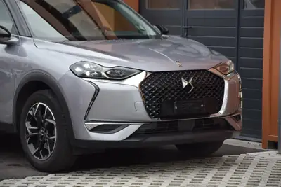 DS 3 Crossback 1.2 PureTech Performance Line — Élégance urbaine et technologie, 66 900 km — vista posteriore