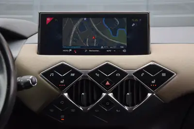DS 3 Crossback 1.2 PureTech Performance Line — Élégance urbaine et technologie, 66 900 km — Miniatura 18
