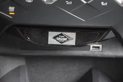 DS 3 Crossback 1.2 PureTech Performance Line — Élégance urbaine et technologie, 66 900 km — Miniatura 26