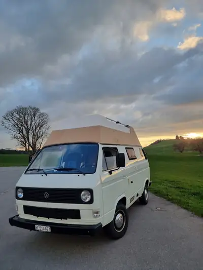 VW T3 Hochdach 1984 — Combi mythique, toiture surélevée, passionnés de rétro — vista esterna