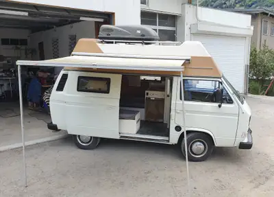 VW T3 Hochdach 1984 — Combi mythique, toiture surélevée, passionnés de rétro — cruscotto
