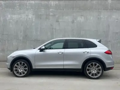 Porsche Cayenne S 2012 — SUV sportif 400 ch, entretien soigné, pneus neufs — side view