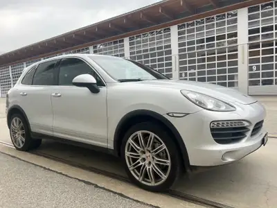 Porsche Cayenne S 2012 — SUV sportif 400 ch, entretien soigné, pneus neufs — dashboard