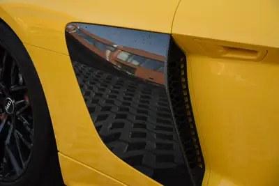 Audi R8 Spyder 5.2 S-Tronic Quattro — Cabriolet haute performance, 59'790 km, pack carbone — détail