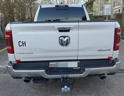 DODGE Ram 1500 5.7L V8 HEMI eTorque 4x4 — Crew Cab musclé, 10'000 km seulement — Armaturenbrett