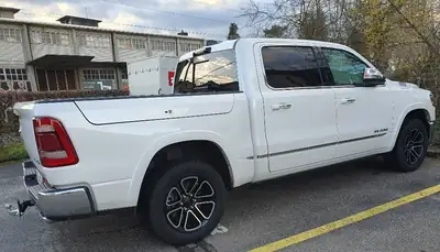 DODGE Ram 1500 5.7L V8 HEMI eTorque 4x4 — Crew Cab musclé, 10'000 km seulement — Detail