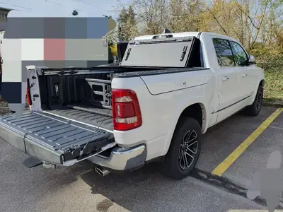 DODGE Ram 1500 5.7L V8 HEMI eTorque 4x4 — Crew Cab musclé, 10'000 km seulement — Miniatur 9