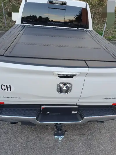 DODGE Ram 1500 5.7L V8 HEMI eTorque 4x4 — Crew Cab musclé, 10'000 km seulement — Miniatur 8