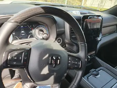 DODGE Ram 1500 5.7L V8 HEMI eTorque 4x4 — Crew Cab musclé, 10'000 km seulement — Miniatur 20