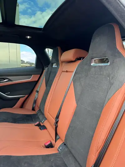 Jaguar F-PACE 5.0 V8 SVR P550 AWD — Puissance brute et élégance britannique — Miniatura 18