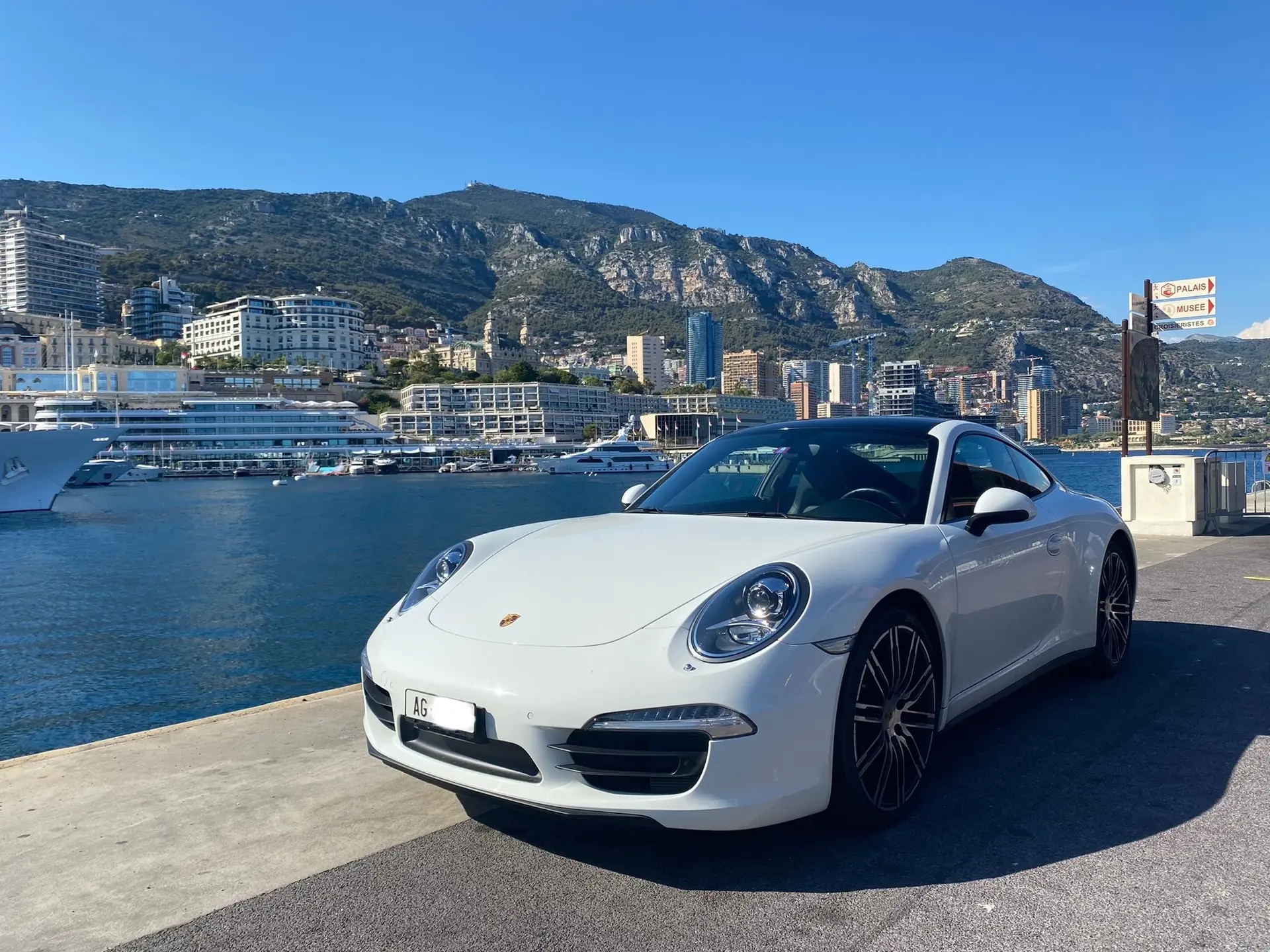 Porsche 911 Carrera 4 PDK — Coupé sportif légendaire, 350 ch et transmission automatique — vista esterna