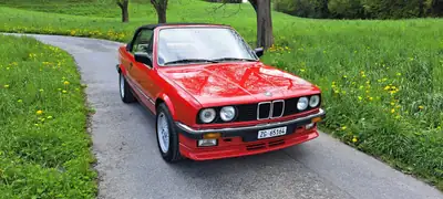 BMW 325 Cabrio 1988 — Chef-d'œuvre cabriolet vintage avec immatriculation collection — Detail