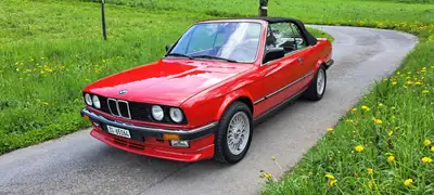 BMW 325 Cabrio 1988 — Chef-d'œuvre cabriolet vintage avec immatriculation collection — Armaturenbrett