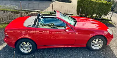 Mercedes-Benz SLK 200 Kompressor — Cabriolet sportif R170 restauré, 200 ch authentiques — côté