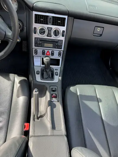 Mercedes-Benz SLK 200 Kompressor — Cabriolet sportif R170 restauré, 200 ch authentiques — Miniature 9