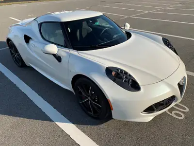 Alfa Romeo 4C 1750 TBi TCT — Légendaire coupé sportif, première main, entretien certifié — vista esterna