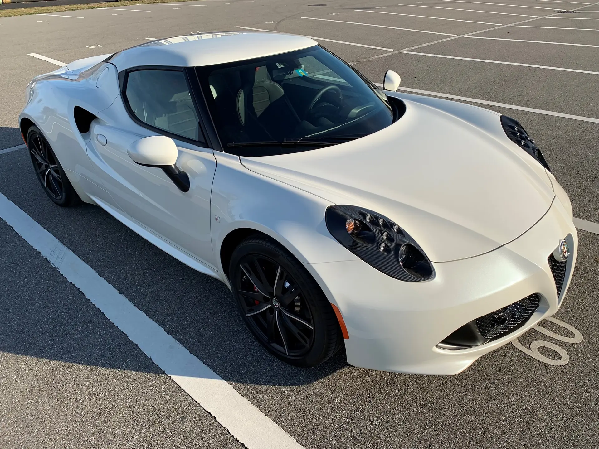 Alfa Romeo 4C 1750 TBi TCT — Légendaire coupé sportif, première main, entretien certifié
