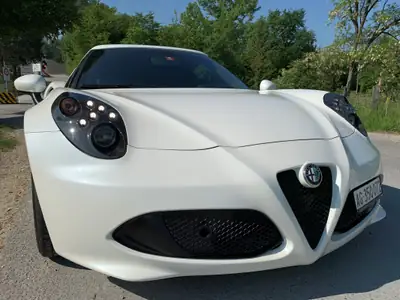Alfa Romeo 4C 1750 TBi TCT — Légendaire coupé sportif, première main, entretien certifié — cruscotto