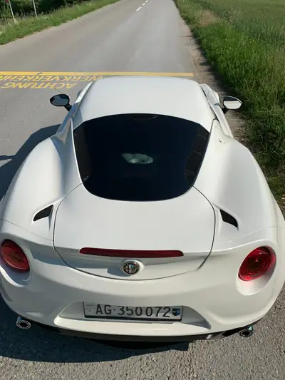Alfa Romeo 4C 1750 TBi TCT — Légendaire coupé sportif, première main, entretien certifié — Miniatura 8