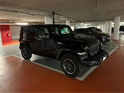 Jeep Wrangler Unlimited 80th Anniversary — Mythique 4x4 avec 53'000 km seulement — dashboard