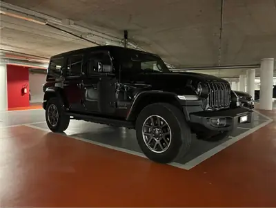 Jeep Wrangler Unlimited 80th Anniversary — Mythique 4x4 avec 53'000 km seulement — interior