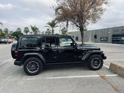 Jeep Wrangler Unlimited 80th Anniversary — Mythique 4x4 avec 53'000 km seulement — Thumbnail 11