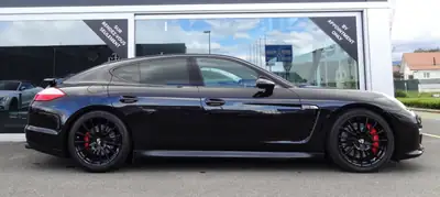 Porsche Panamera GTS 4.8 PDK — Berline sportive d'exception, état impeccable — vista posteriore