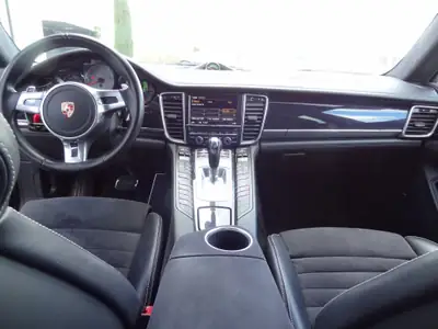 Porsche Panamera GTS 4.8 PDK — Berline sportive d'exception, état impeccable — dettaglio