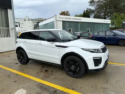 Range Rover Evoque 2.0 TD4 HSE Dynamic — SUV compact premium, moteur diesel efficace — vue extérieure