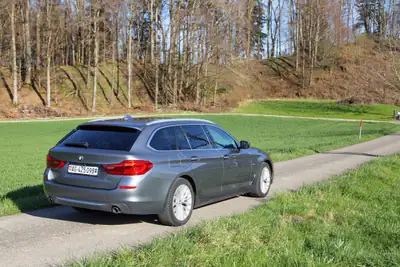 BMW 530d Touring Luxury Line — Break diesel performant, première main, sans accident — intérieur