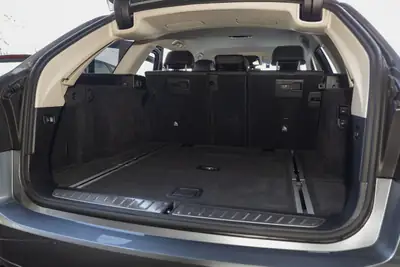 BMW 530d Touring Luxury Line — Break diesel performant, première main, sans accident — Miniature 8