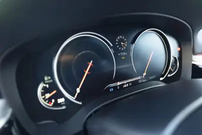 BMW 530d Touring Luxury Line — Break diesel performant, première main, sans accident — Miniature 11