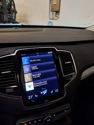 Volvo XC90 T6 AWD Momentum — SUV 7 places robuste, traction intégrale et garantie prolongée — Thumbnail 8