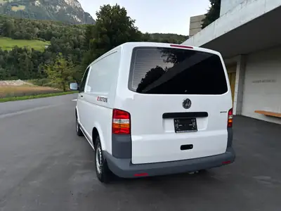 VW T5 2.5 TDI 4MOTION — Utilitaire polyvalent 4x4, fiable et économe — interior