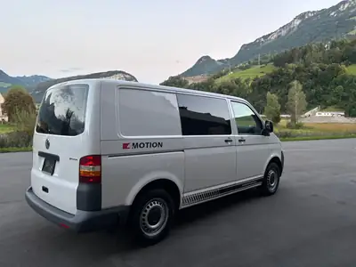 VW T5 2.5 TDI 4MOTION — Utilitaire polyvalent 4x4, fiable et économe — Thumbnail 7