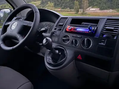 VW T5 2.5 TDI 4MOTION — Utilitaire polyvalent 4x4, fiable et économe — Thumbnail 12