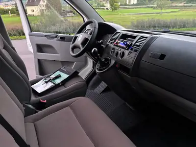 VW T5 2.5 TDI 4MOTION — Utilitaire polyvalent 4x4, fiable et économe — Thumbnail 11