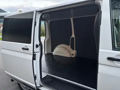 VW T5 2.5 TDI 4MOTION — Utilitaire polyvalent 4x4, fiable et économe — Thumbnail 14