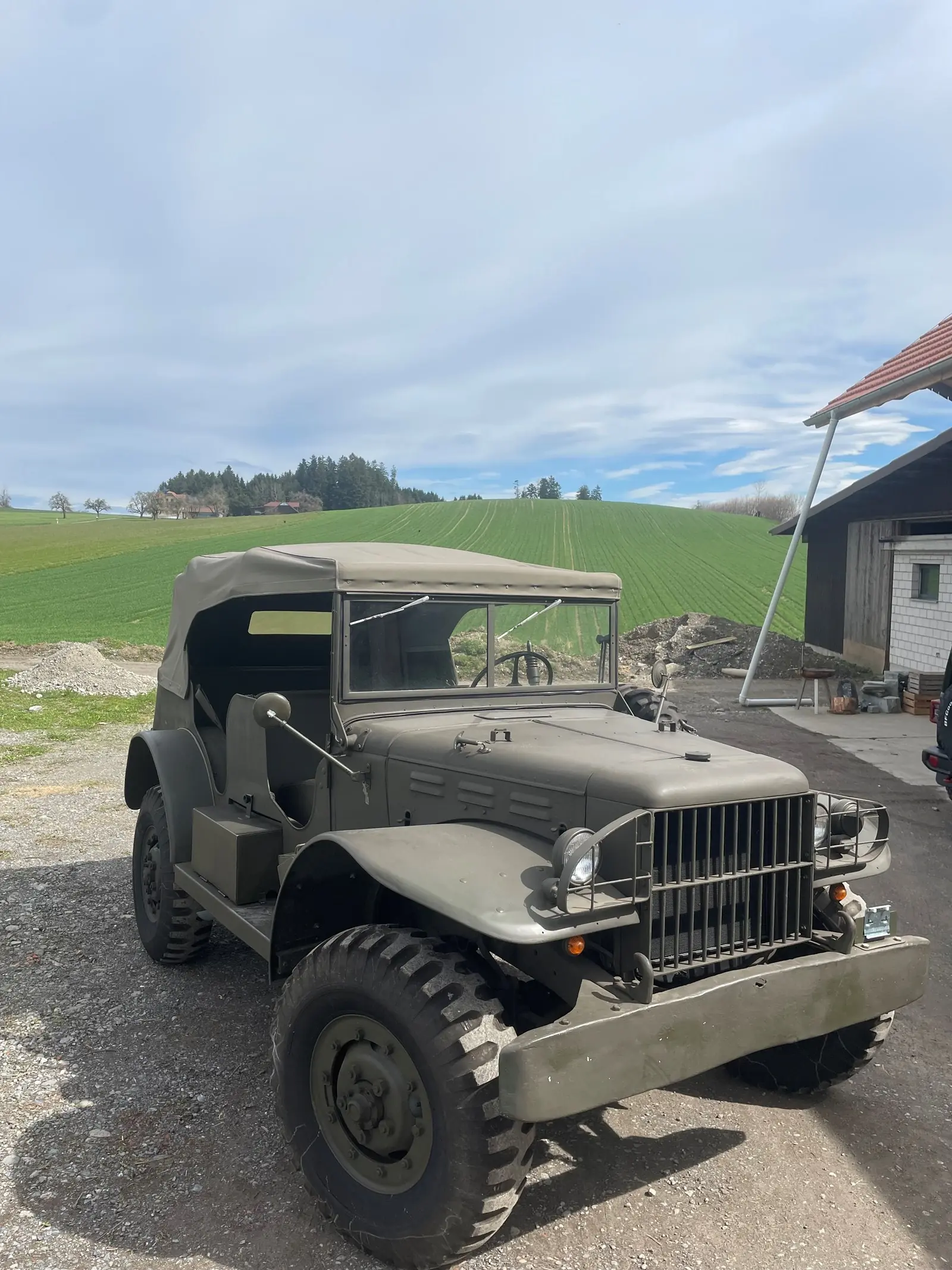Dodge WC-56 1944 — Cabriolet militaire légendaire, 6 places, moteur essence robuste