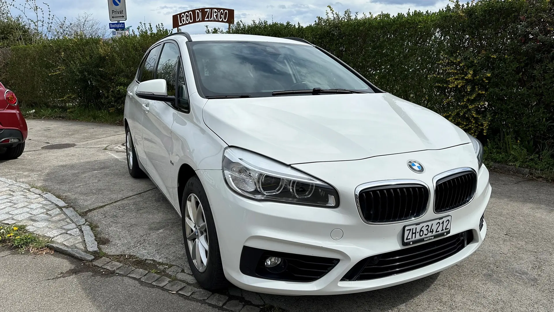 BMW 218 Active Tourer Sport Line — Monospace compact performant, entretien BMW complet — vue extérieure