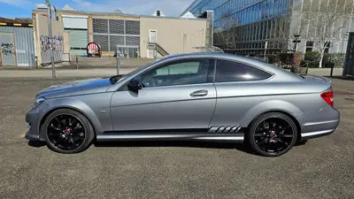 Mercedes-Benz C 250 Coupé Sport — Élégance dynamique, moteur performant 204 ch — side view